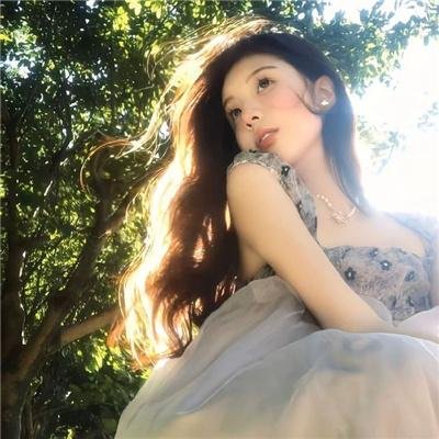 腰间持枪
